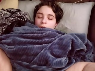 Sleepy PAWG gets her Pussy CREAM PIED 10 min after a long night&excl; &ast;All my FULL length clips are on XVIDEOS RED&ast;